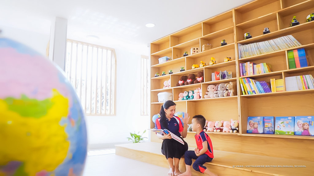 Không Gian Tiếng Anh Tương Tác — True English