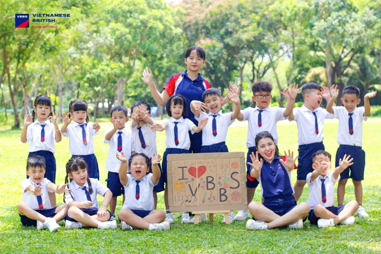 KỶ YẾU TỐT NGHIỆP 2024-2025 – LỚP PURPLE 3(VBBS NGUYỄN CHÍ THANH)
