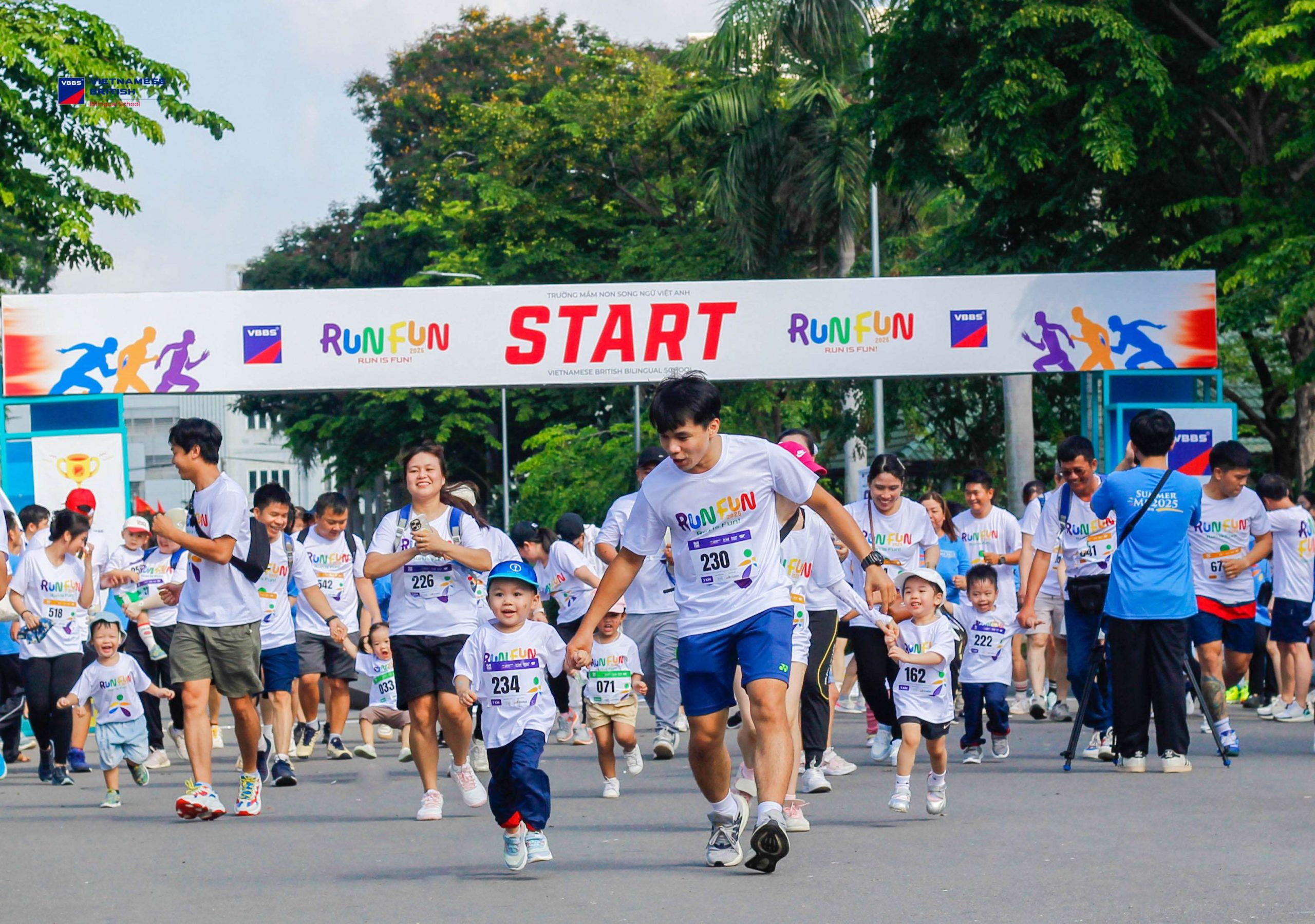 Gần 1000 bước chân – hàng ngàn tiếng cười – vô vàn khoảnh khắc hạnh phúc tại VBBS RUNFUN 2025