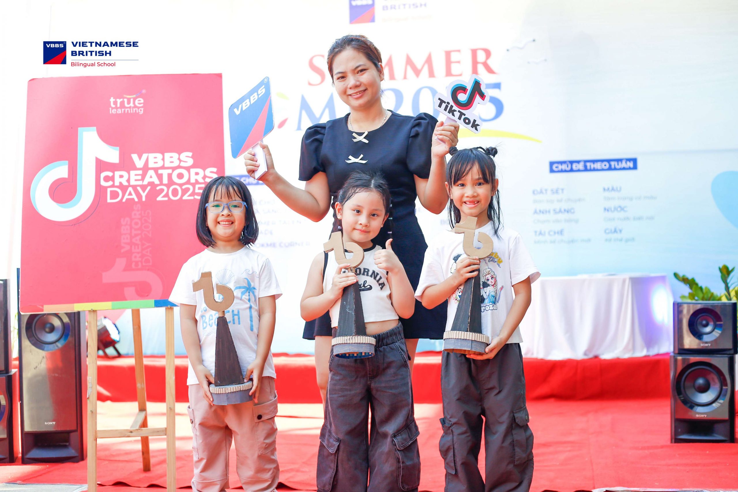 Từ những điệu nhảy trendy, màn trình diễn tự tin, đến những khoảnh khắc cười hết cỡ… tất cả đã tạo nên một ngày hội TikTok rực rỡ sắc màu tại VBBS.