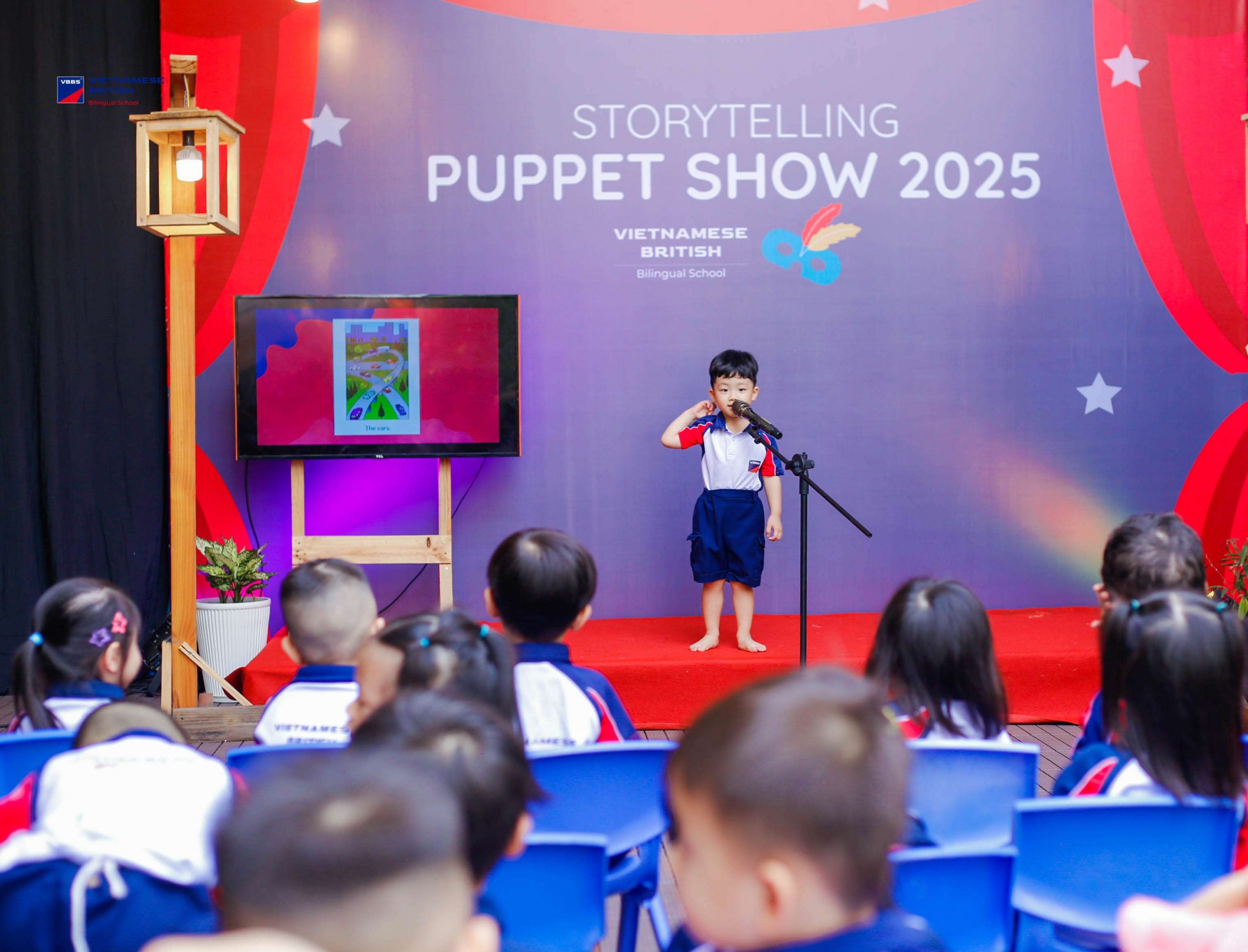 VBBS Storytelling Puppet Show 2025 mang đến sân chơi ngôn ngữ giàu cảm xúc, giúp trẻ tự tin kể chuyện, phát triển trí tưởng tượng và ngôn ngữ tự nhiên.