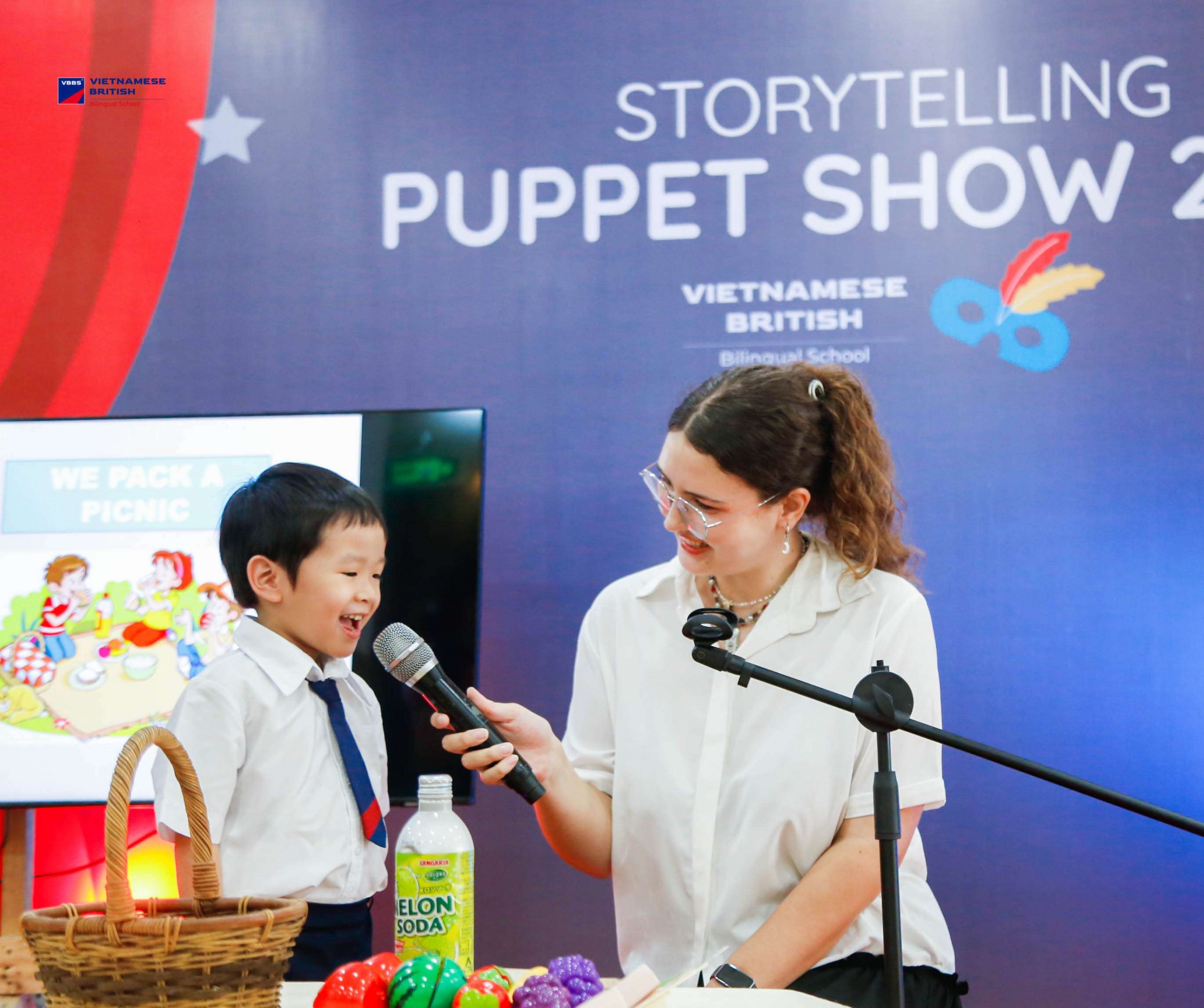 Hoạt động VBBS Storytelling tại Bình Tân giúp trẻ kể chuyện bằng tiếng Anh, phát triển ngôn ngữ, cảm xúc và sự tự tin trong môi trường song ngữ hạnh phúc.